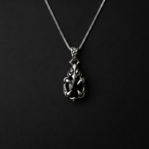 Kaelakee "Dark Claw"